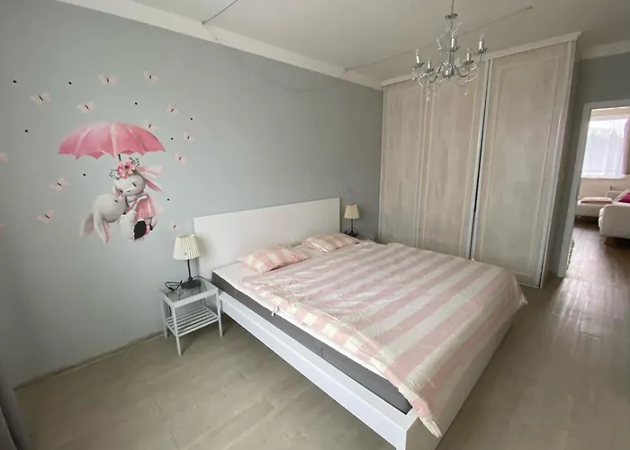 Bagra Apartment, 1-4 Guests, Free Parking & Wifi, 10 Min From Downtown