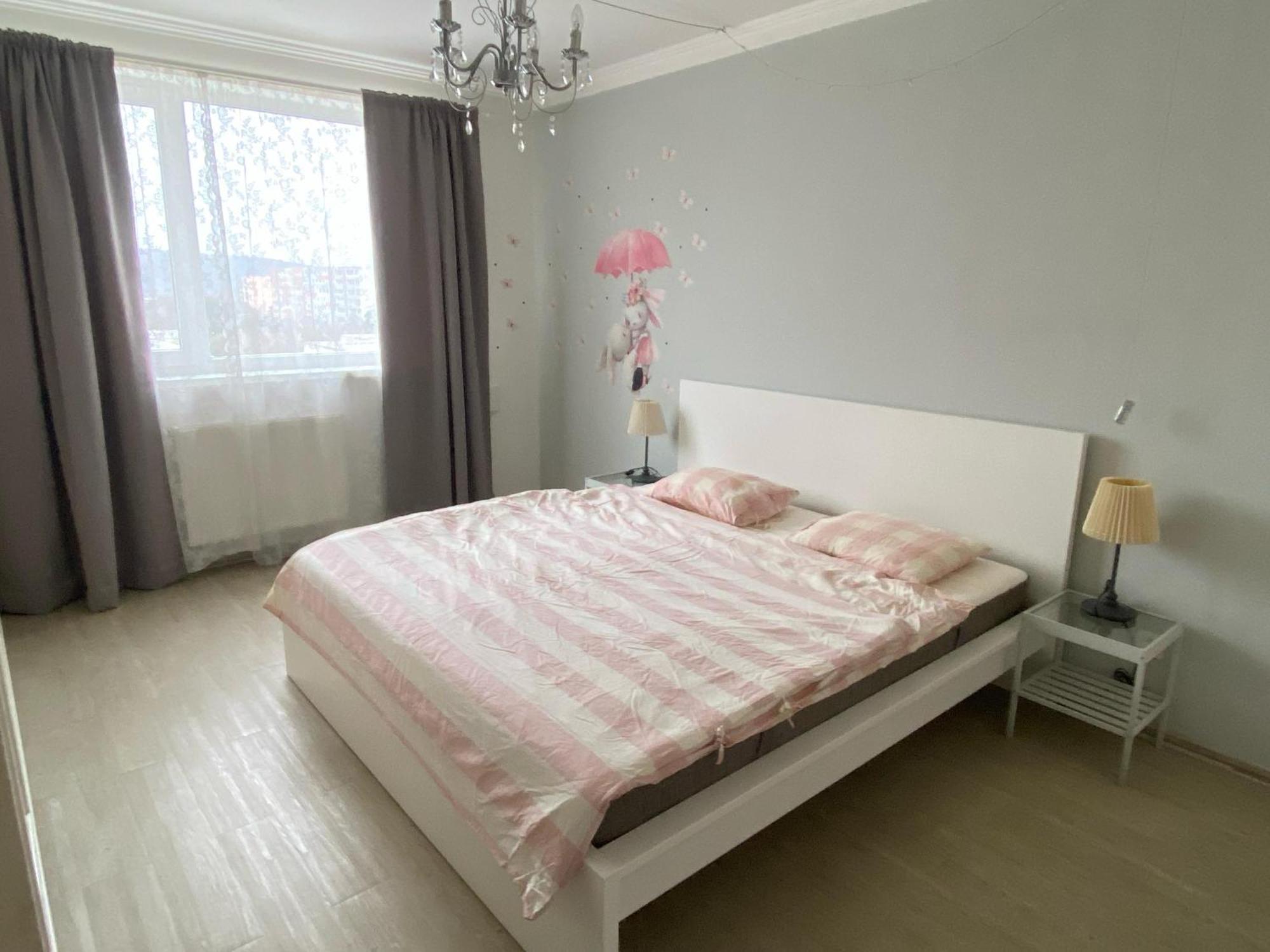 Bagra Apartment, 1-4 Guests, Free Parking & Wifi, 10 Min From Downtown * Pozsony