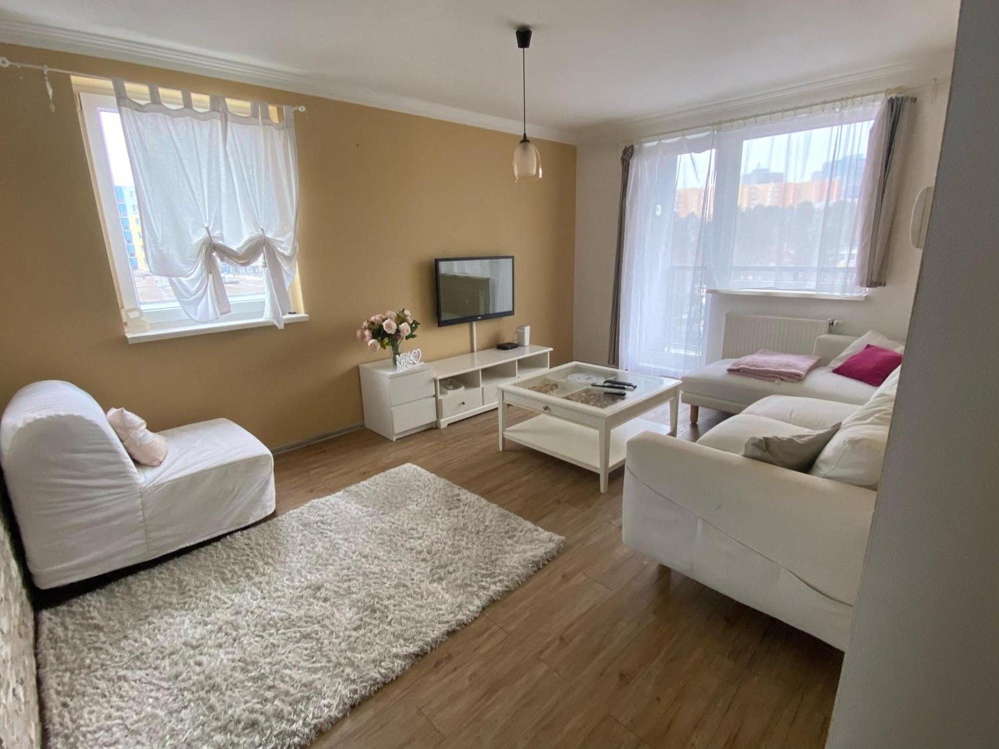 Apartman Bagra Apartment, 1-4 Guests, Free Parking & Wifi, 10 Min From Downtown Pozsony